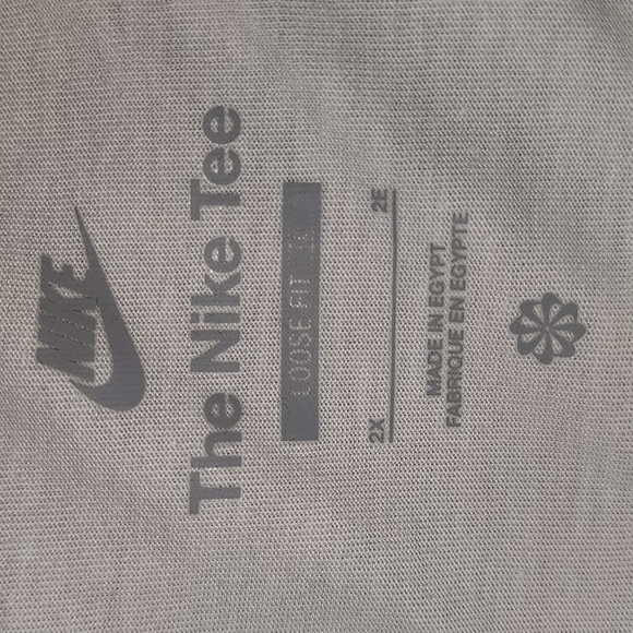 Nike Sportswear Essential White Tee Loose Fit New With Tags - Picture 9 of 10